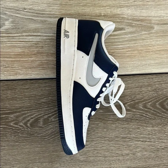 Nike Men's White and Navy Air Force One-Like New - Picture 4 of 8